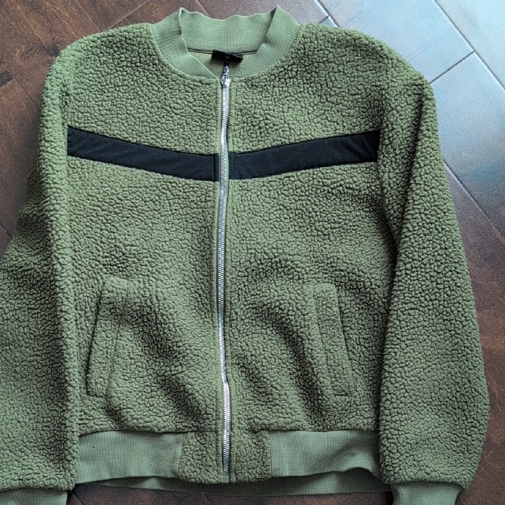 Zyia Green Sherpa Jacket with Black Stripe In Size S